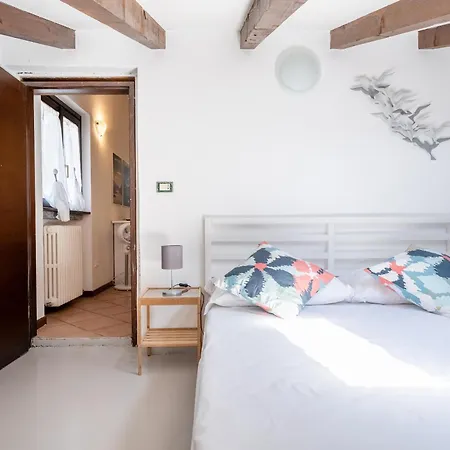 Apartament Romantic Hideaway In