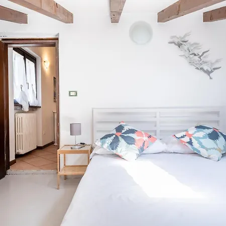 Romantic Hideaway In Апартаменты